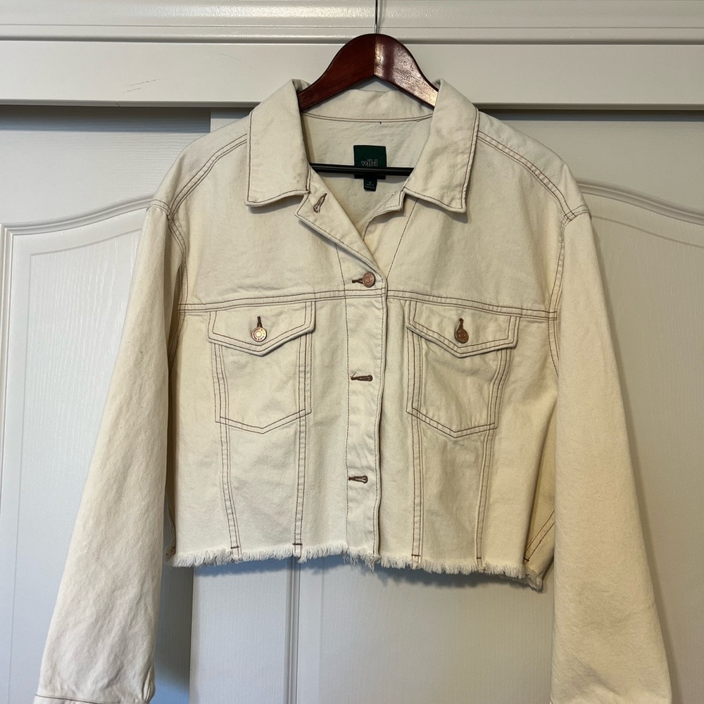 Wild Fable Target - Women’s Cream Frayed Cropped Cute Jean Jacket - Size Medium